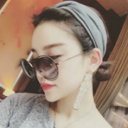 戴墨镜的女生qq头像 微信女生头像戴墨镜