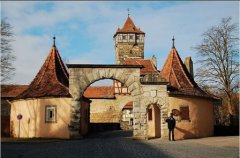 一个人偷偷流泪的说说  自己偷偷哭泣的说说