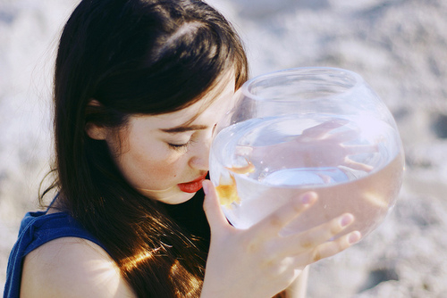 描写女生眼睛的句子