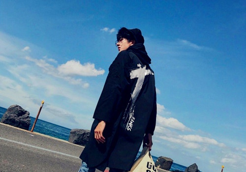 带夏字很火的抖音网名男，半夏秋花心未晴！