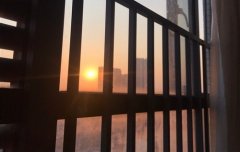 看着窗外的心情说说 望着窗外感慨说说