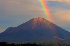天上的彩虹像什么补充句子