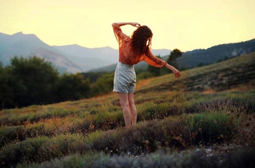 最近挺火的日落文案想离开的句子