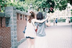 和姐妹合照发朋友圈的话
