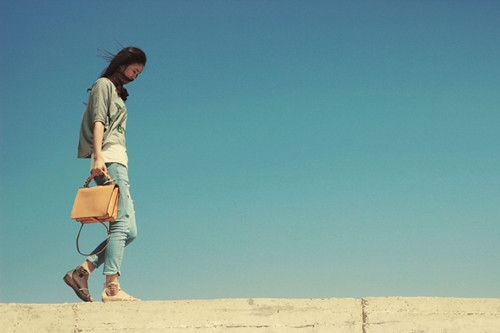 刮大风春天适合发朋友圈的句子