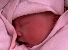 剖腹产生孩子发朋友圈报喜的句子