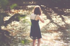 最新抗疫经典美文(48句)