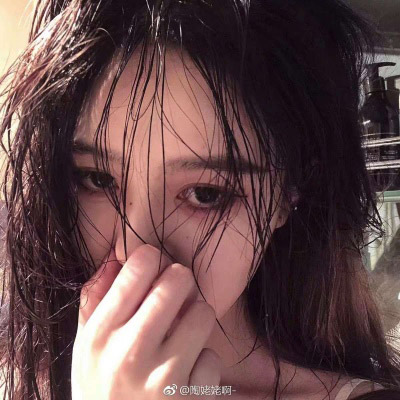 女生哭的流泪的头像(精选13张)