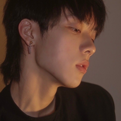 最近比较火的男生头像(27张)