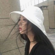 忧伤的女生头像(精选28张)