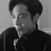 帅气黑白男生快手专用头像(优选18张)