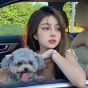 2023很好看手捧鲜花的美女头像合集(18张)