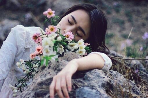 忧伤彷徨不开心网名最新(优选116个)