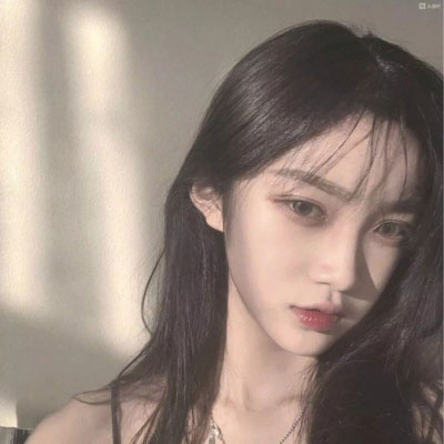 成熟高冷气质女生头像图片(共18张)