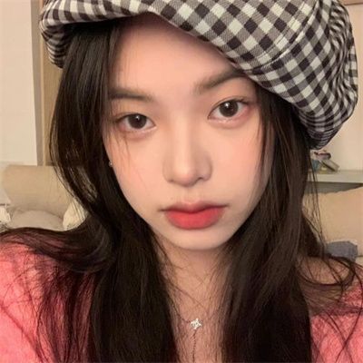 高质量小众女生头像(精选20张)