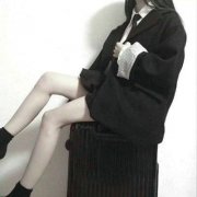 黑白冷淡风女生头像(优选22张)